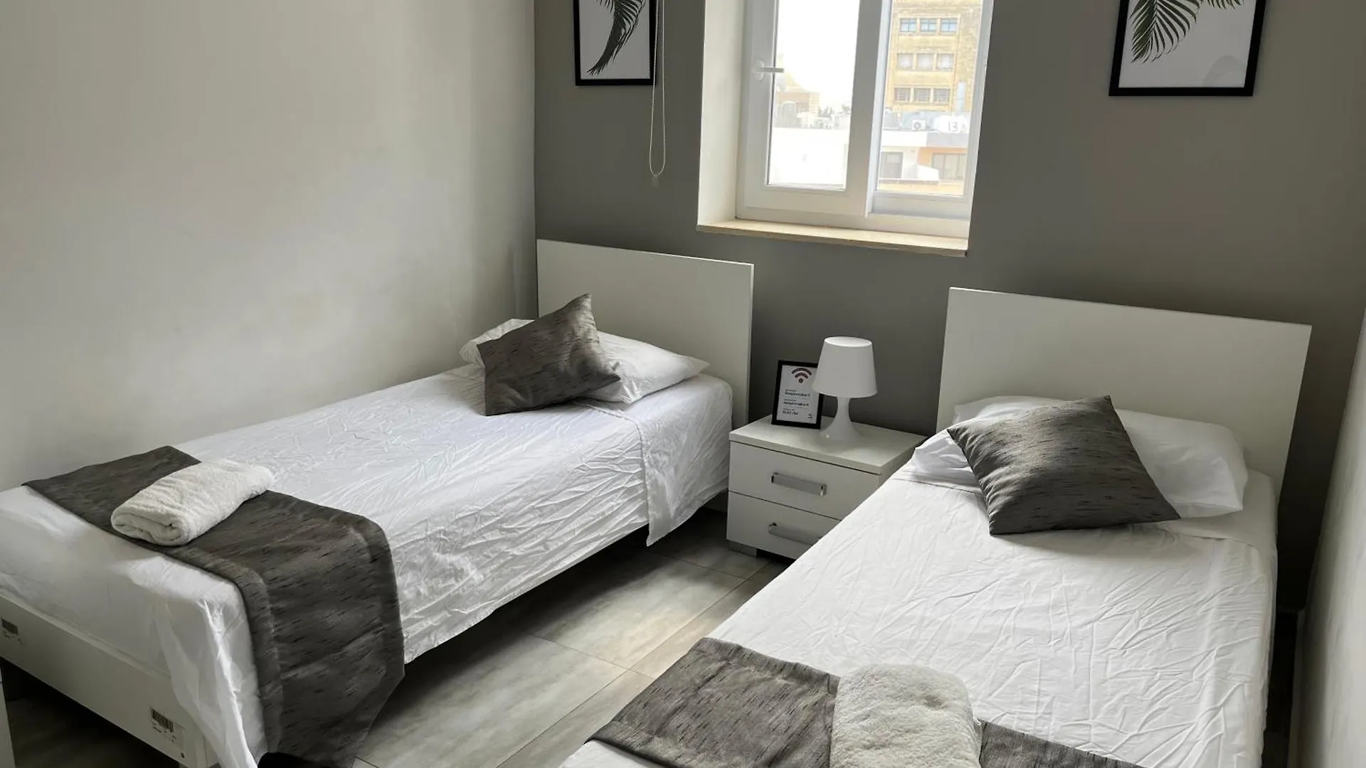 Homestay F5 Room 3, Private Room Two Single Beds Shared Bathroom In Shared Flat Msida Malta