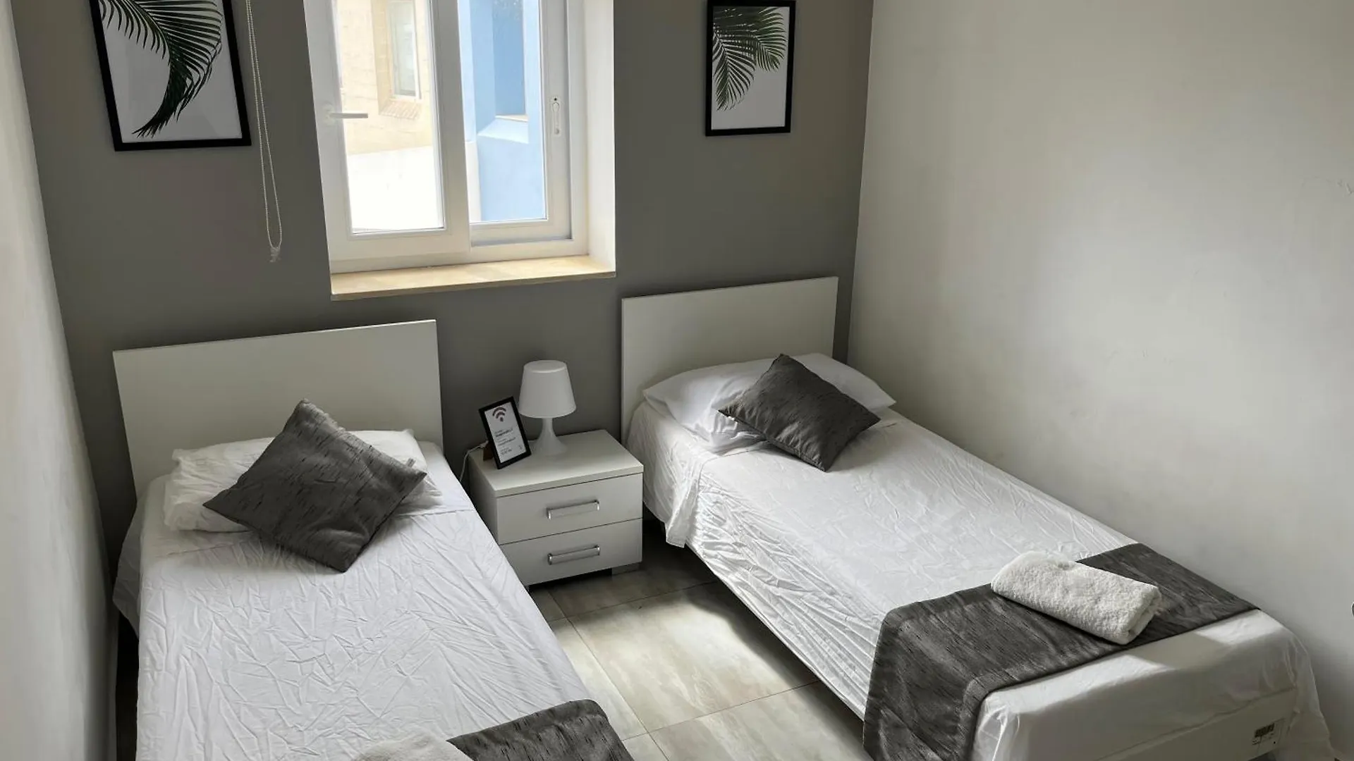 F5 Room 3, Private Room Two Single Beds Shared Bathroom In Shared Flat Msida